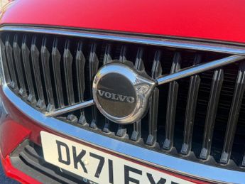 VOLVO XC60 2.0 B4 MHEV Momentum SUV 5dr Diesel Hybrid Auto AWD Euro 6 (s/s)