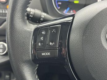TOYOTA YARIS 1.5 VVT-h Icon Tech Hatchback 5dr Petrol Hybrid E-CVT Euro 6 (s/