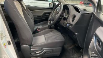 TOYOTA YARIS 1.5 VVT-h Icon Tech Hatchback 5dr Petrol Hybrid E-CVT Euro 6 (s/