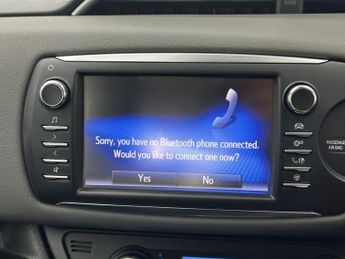 TOYOTA YARIS 1.5 VVT-h Icon Tech Hatchback 5dr Petrol Hybrid E-CVT Euro 6 (s/