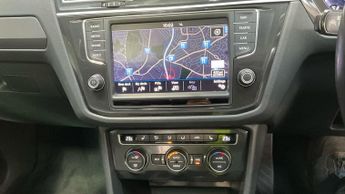 VOLKSWAGEN TIGUAN 2.0 TDI BlueMotion Tech R-Line SUV 5dr Diesel DSG 4Motion Euro 6