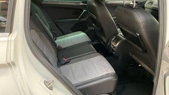 VOLKSWAGEN TIGUAN 2.0 TDI BlueMotion Tech R-Line SUV 5dr Diesel DSG 4Motion Euro 6