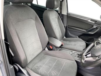 VOLKSWAGEN TIGUAN 1.5 TSI Elegance SUV 5dr Petrol DSG Euro 6 (s/s) (150 ps)