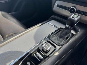 VOLVO XC90 2.0 D5 PowerPulse Inscription SUV 5dr Diesel Auto 4WD Euro 6 (s/