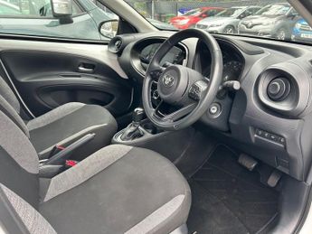 TOYOTA AYGO X 1.0 VVT-i Pure Hatchback 5dr Petrol x-shift Euro 6 (s/s) (72 ps)