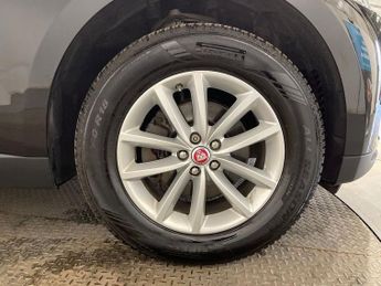 JAGUAR F-PACE 2.0 D180 Prestige SUV 5dr Diesel Auto Euro 6 (s/s) (180 ps)