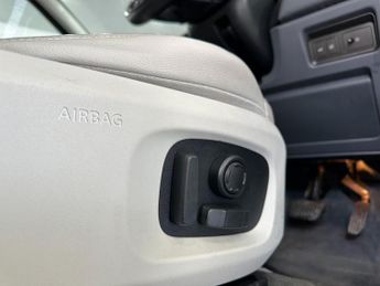 LAND ROVER RANGE ROVER EVOQUE 2.0 TD4 SE Tech SUV 5dr Diesel Auto 4WD Euro 6 (s/s) (180 ps)