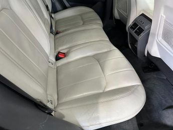 LAND ROVER RANGE ROVER EVOQUE 2.0 TD4 SE Tech SUV 5dr Diesel Auto 4WD Euro 6 (s/s) (180 ps)