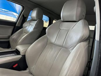 LAND ROVER RANGE ROVER EVOQUE 2.0 TD4 SE Tech SUV 5dr Diesel Auto 4WD Euro 6 (s/s) (180 ps)