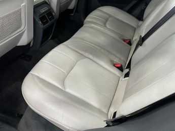 LAND ROVER RANGE ROVER EVOQUE 2.0 TD4 SE Tech SUV 5dr Diesel Auto 4WD Euro 6 (s/s) (180 ps)