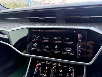 AUDI A6 AVANT 2.0 TDI 40 Black Edition Estate 5dr Diesel S Tronic quattro Euro