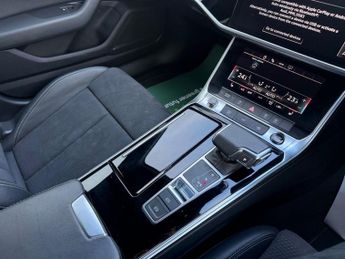 AUDI A6 AVANT 2.0 TDI 40 Black Edition Estate 5dr Diesel S Tronic quattro Euro