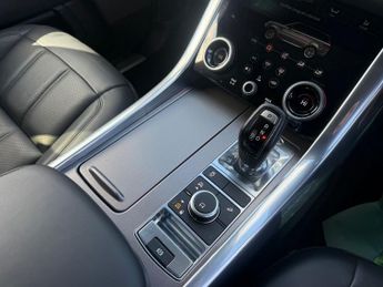 LAND ROVER RANGE ROVER SPORT 3.0 SD V6 HSE SUV 5dr Diesel Auto 4WD Euro 6 (s/s) (306 ps)-Fact