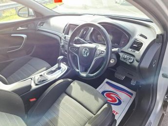 VAUXHALL INSIGNIA 2.0 CDTi SRi Nav Hatchback 5dr Diesel Auto Euro 5 (163 ps)