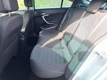 VAUXHALL INSIGNIA 2.0 CDTi SRi Nav Hatchback 5dr Diesel Auto Euro 5 (163 ps)