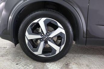 NISSAN QASHQAI 1.3 DIG-T MHEV N-Connecta XTRON Euro 6 (s/s) 5dr