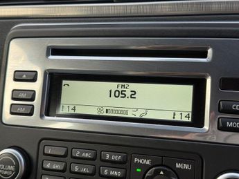 VOLVO XC70 2.4 D5 SE Estate 5dr Diesel Geartronic AWD Euro 5 (205 ps)