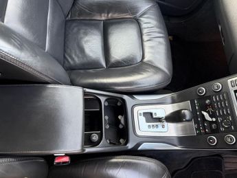 VOLVO XC70 2.4 D5 SE Estate 5dr Diesel Geartronic AWD Euro 5 (205 ps)