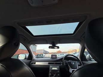 VOLVO XC70 2.4 D5 SE Estate 5dr Diesel Geartronic AWD Euro 5 (205 ps)