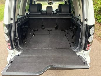 LAND ROVER DISCOVERY 4 3.0 SD V6 HSE SUV 5dr Diesel Auto 4WD Euro 5 (s/s) (255 bhp)