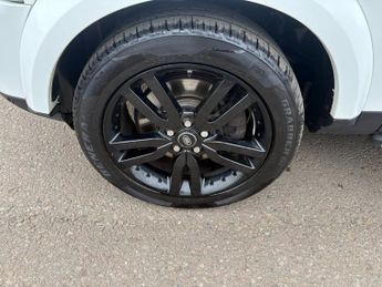 LAND ROVER DISCOVERY 4 3.0 SD V6 HSE SUV 5dr Diesel Auto 4WD Euro 5 (s/s) (255 bhp)