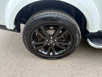 LAND ROVER DISCOVERY 4 3.0 SD V6 HSE SUV 5dr Diesel Auto 4WD Euro 5 (s/s) (255 bhp)