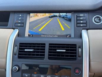 LAND ROVER DISCOVERY SPORT 2.0 TD4 HSE SUV 5dr Diesel Auto 4WD Euro 6 (s/s) (180 ps)