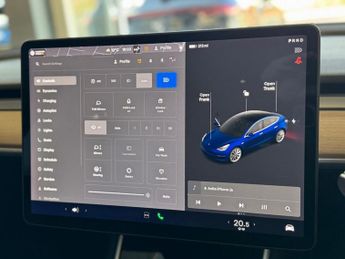 TESLA Model 3 (Dual Motor) Long Range Saloon 4dr Electric Auto 4WDE (346 ps)