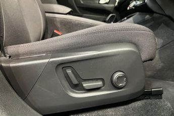 VOLVO XC40 Recharge 69kWh Plus SUV 5dr Electric Auto (231 ps) Rear Park Ass