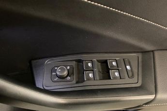 VOLKSWAGEN T-ROC 2.0 TSI R-Line SUV 5dr Petrol DSG 4Motion Euro 6 (s/s) (190 ps) 