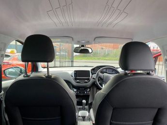 PEUGEOT 2008 1.6 e-HDi Allure SUV 5dr Diesel EGC Euro 5 (s/s) (92 ps)