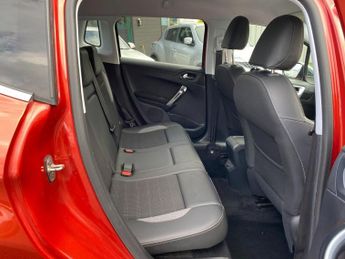 PEUGEOT 2008 1.6 e-HDi Allure SUV 5dr Diesel EGC Euro 5 (s/s) (92 ps)