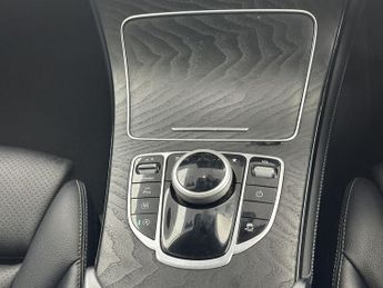 MERCEDES-BENZ GLC 2.1 GLC220d AMG Line SUV 5dr Diesel G-Tronic 4MATIC Euro 6 (s/s)