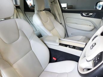 VOLVO XC60 2.0 D4 Momentum SUV 5dr Diesel Auto AWD Euro 6 (s/s) (190 ps)