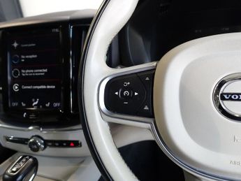 VOLVO XC60 2.0 D4 Momentum SUV 5dr Diesel Auto AWD Euro 6 (s/s) (190 ps)