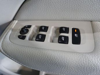 VOLVO XC60 2.0 D4 Momentum SUV 5dr Diesel Auto AWD Euro 6 (s/s) (190 ps)