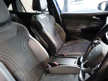 VOLKSWAGEN ID.5 Pro 77kWh Style SUV 5dr Electric Auto (174 ps)