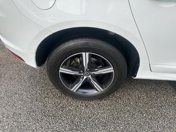 VOLVO XC60 2.4 D5 R-Design Lux Nav SUV 5dr Diesel Auto AWD Euro 6 (s/s) (22