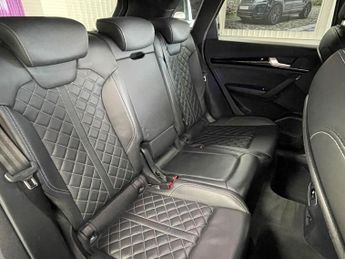 AUDI Q5 2.0 TDI 40 Black Edition SUV 5dr Diesel S Tronic quattro Euro 6 