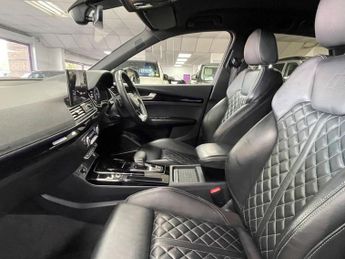 AUDI Q5 2.0 TDI 40 Black Edition SUV 5dr Diesel S Tronic quattro Euro 6 