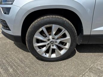 SKODA KAROQ 2.0 TDI SE L SUV 5dr Diesel DSG 4WD Euro 6 (s/s) (150 ps)
