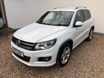 VOLKSWAGEN TIGUAN 2.0 TDI BlueMotion Tech R-Line SUV 5dr Diesel DSG 4WD Euro 5 (s/