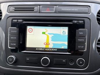 VOLKSWAGEN TIGUAN 2.0 TDI BlueMotion Tech R-Line SUV 5dr Diesel DSG 4WD Euro 5 (s/