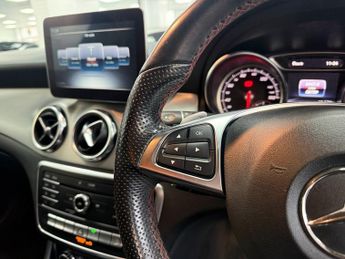 MERCEDES-BENZ GLA 2.1 GLA220d AMG Line SUV 5dr Diesel 7G-DCT 4MATIC Euro 6 (s/s) (