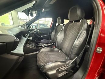 PEUGEOT 2008 1.2 PureTech GT Premium SUV 5dr Petrol EAT Euro 6 (s/s) (130 ps)