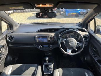 TOYOTA YARIS 1.5 VVT-h GR SPORT Hatchback 5dr Petrol Hybrid E-CVT Euro 6 (s/s