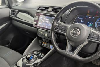 NISSAN LEAF 39kWh N-Connecta Hatchback 5dr Electric Auto (150 ps)