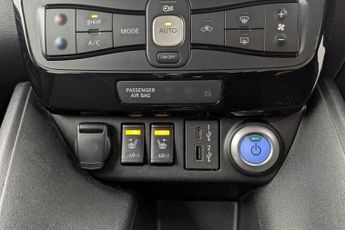 NISSAN LEAF 39kWh N-Connecta Hatchback 5dr Electric Auto (150 ps)