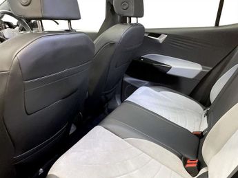 VOLKSWAGEN ID.3 Pro Performance 58kWh Family Hatchback 5dr Electric Auto (204 ps