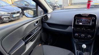 RENAULT CLIO 1.2 16V Dynamique MediaNav Hatchback 5dr Petrol Manual Euro 5 (7